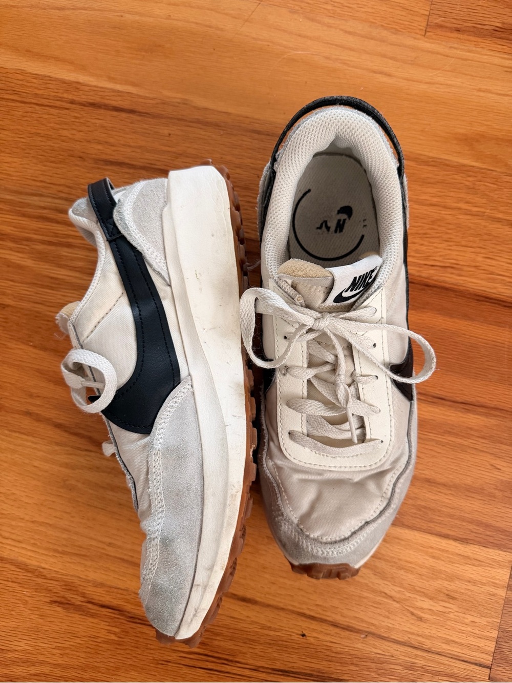 Nike Men’s Cream and Black Retro Trail Sneakers